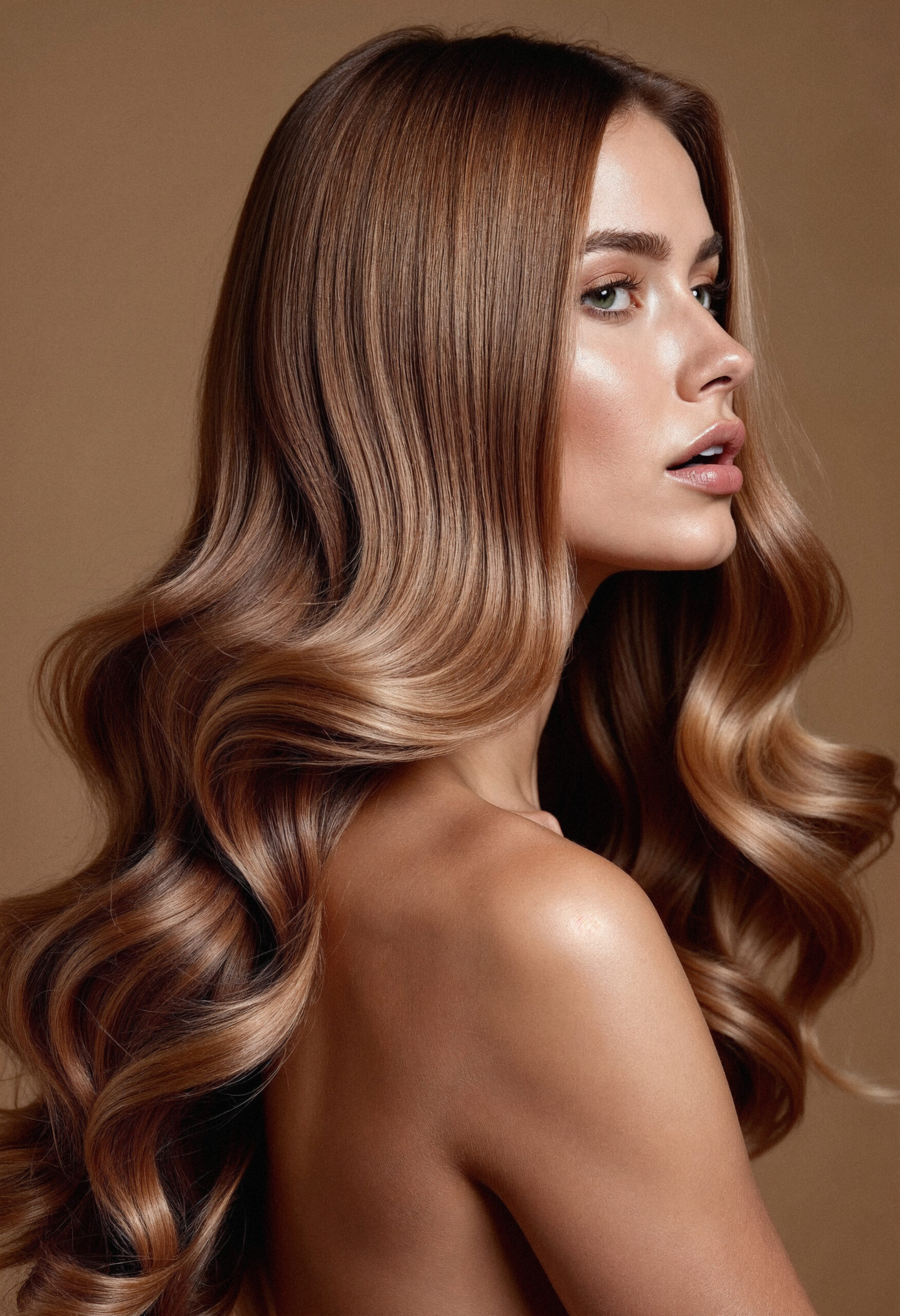 Balayage en Alicante: tendencias de color natural en un salón de belleza en San Juan